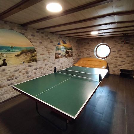 Camelot Apartment Леба Екстериор снимка