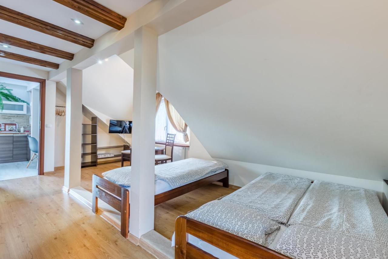 Camelot Apartment Леба Екстериор снимка