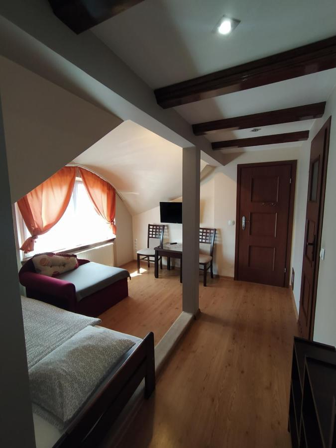 Camelot Apartment Леба Екстериор снимка