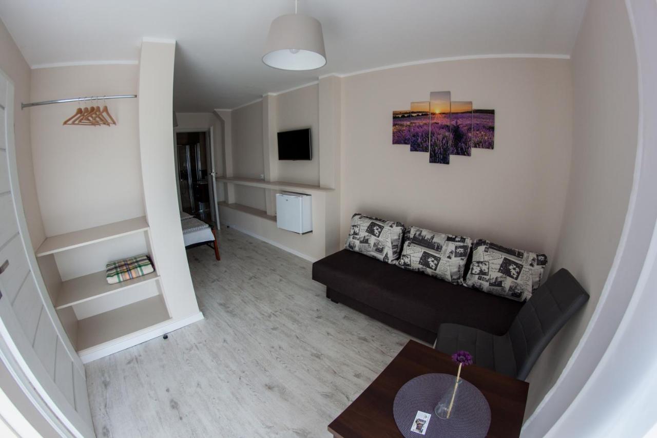 Camelot Apartment Леба Екстериор снимка
