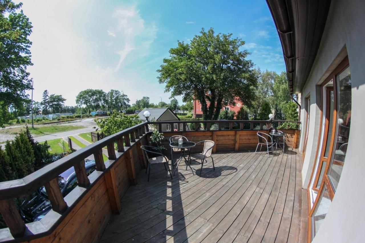 Camelot Apartment Леба Екстериор снимка