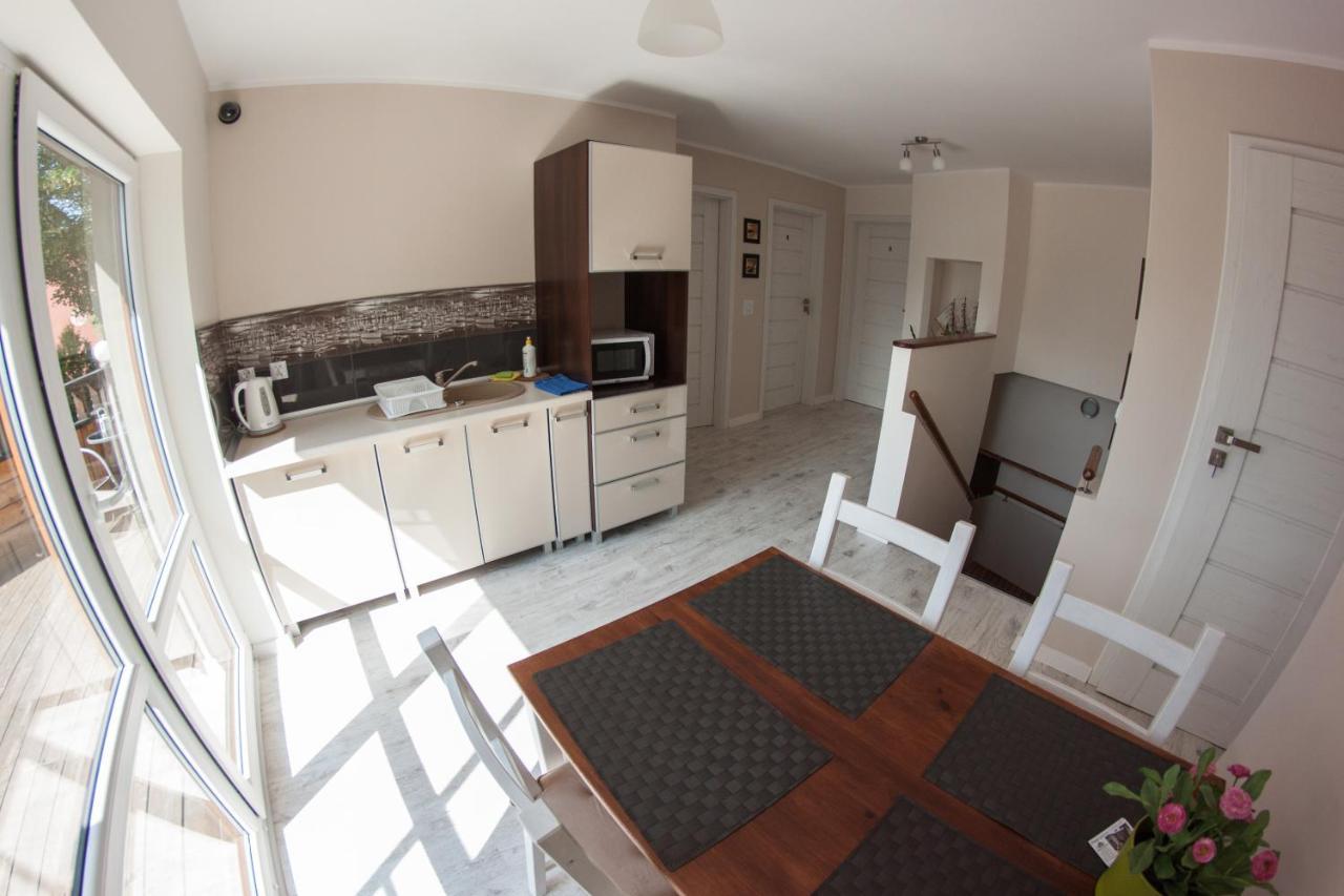 Camelot Apartment Леба Екстериор снимка