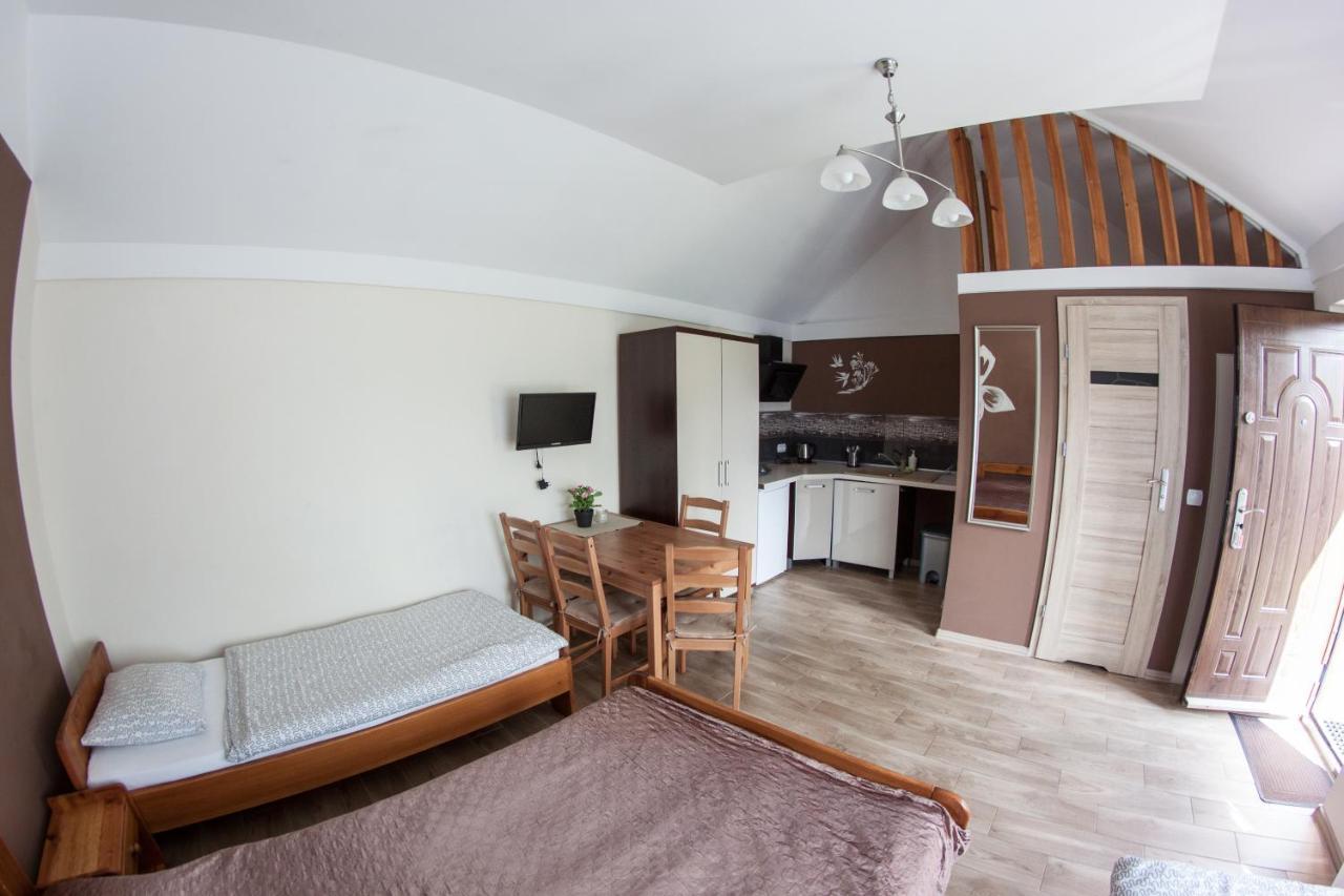 Camelot Apartment Леба Екстериор снимка