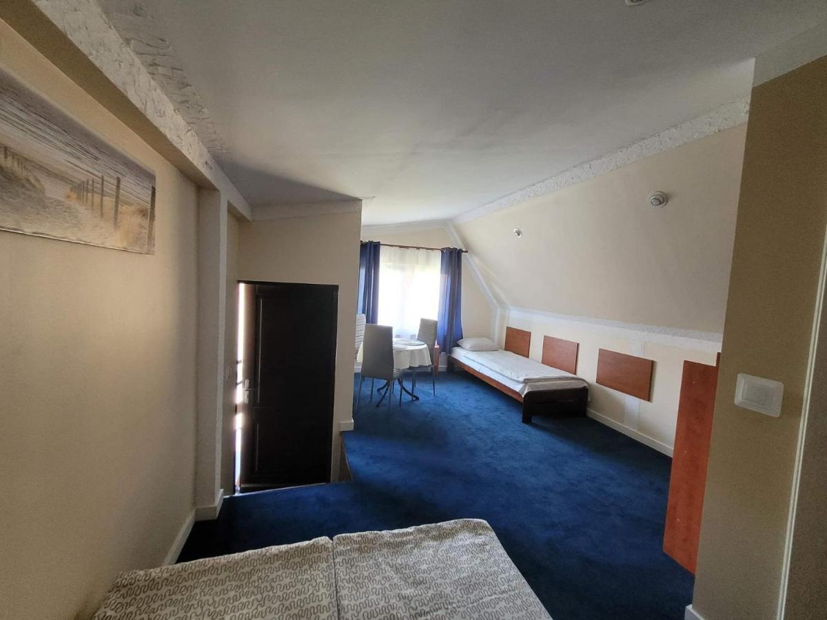 Camelot Apartment Леба Екстериор снимка