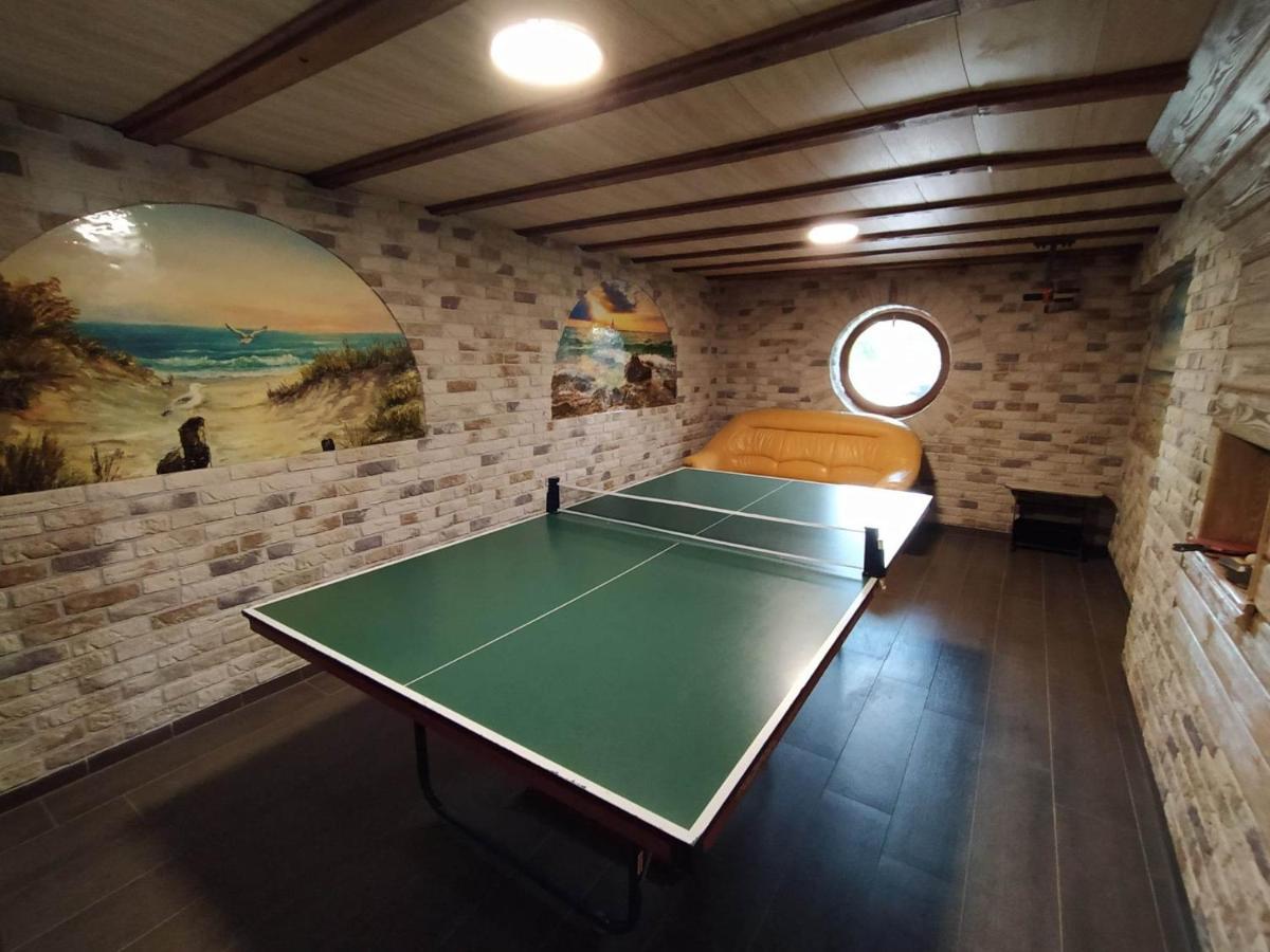 Camelot Apartment Леба Екстериор снимка