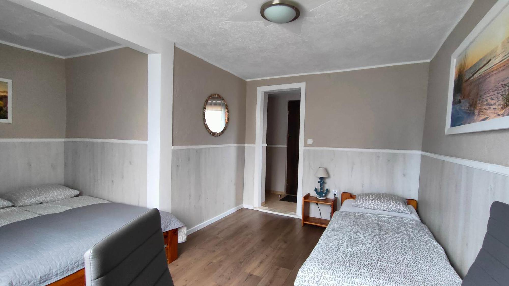 Camelot Apartment Леба Екстериор снимка